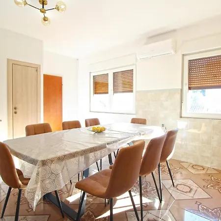 Apartment Fuer 8 Personen Ca 130 Qm In Pula, Istrien Istrische Riviera *